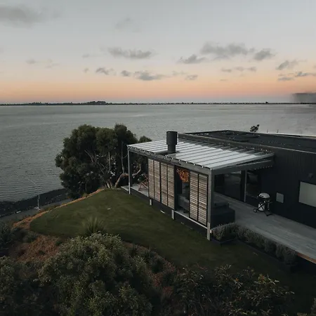 Black Hut Eco Retreat